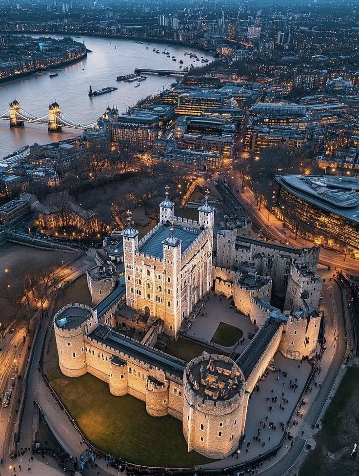 earthviewss1's tweet photo. London, UK 🇬🇧🍂 https://t.co/5YXG6AALUf