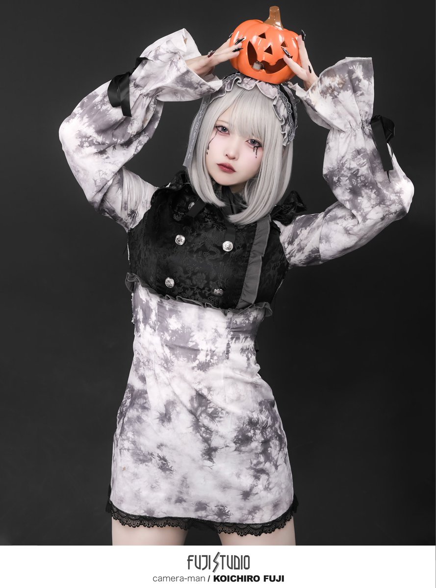 516cm's tweet photo. ⿻portfolio #Cosplay
⿸concept photo
モデル / 衣装¦詠羽 りう
モデル ID¦@_nxuiy
🎃🦇
カメラ¦516 @516cm
ロケーション¦FUK / スタジオ
スタジオ ID¦@x_fujistudio_x
#スタジオポートレート
#516classics https://t.co/HKpxEuyVkh