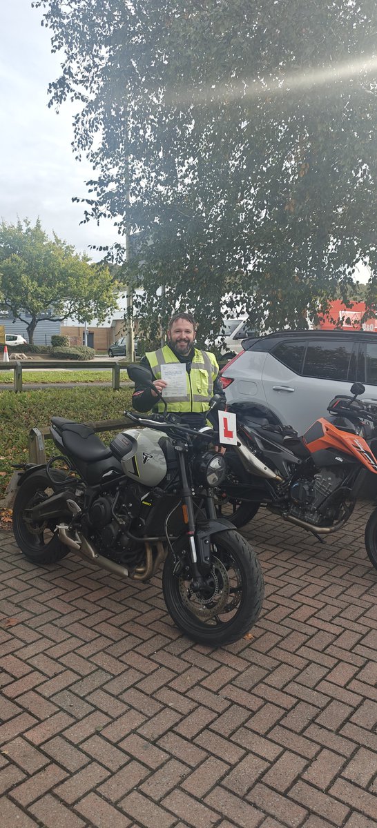 amridertraining's tweet photo. What a difference a few hours make.
A bit less cold and a bit less wet for Ash Welford's Mod 2.
Well done Ash.
Good luck finding your new bike.π https://t.co/7wsFKUMIqn