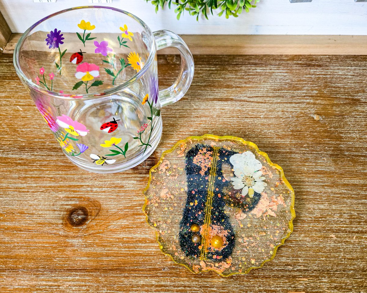 MinimalAbstrac1's tweet photo. #Upcycle Blue Jean #Personalized Resin Coasters 👖✨️💐
https://t.co/Ws9kga2879
#etsygifts #handmadehour #uniquegifts #giftsforfriend #giftsforher #womaninbizhour #CraftBizParty #ChristmasGiftIdeas #HolidayShopping #GiftsFromTheHeart #Denim #Coasters #CoffeeLovers #HumpDayMood https://t.co/opZQTriAsd