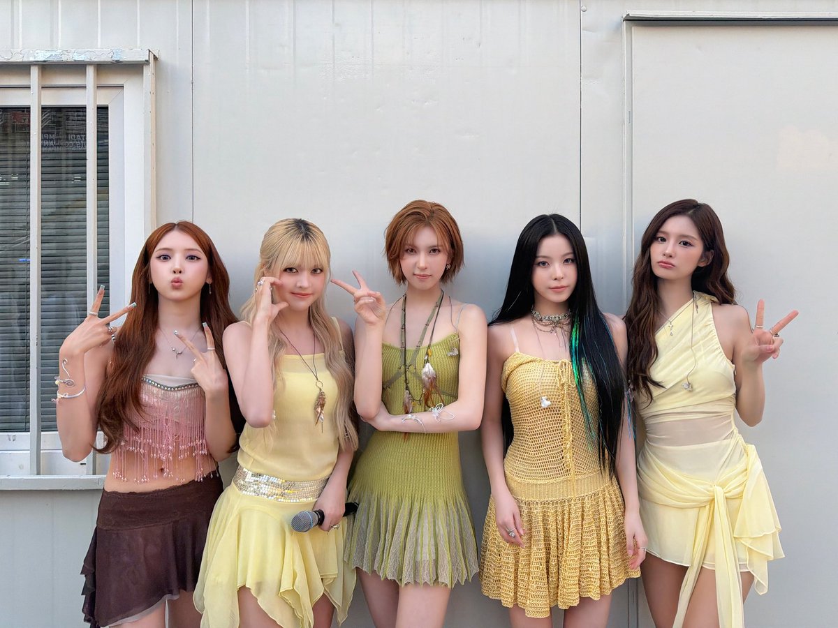 NMIXX_official's tweet photo. [📸] KBS2 #뮤직뱅크 IN BARCELONA

🎵 જ⁀➴₊⊹ 🪩

#NMIXX #엔믹스 
#Strange_Muse
#긴소원 #BirthdayWish
#긴소원_BirthdayWish https://t.co/DRLPwXbcbn