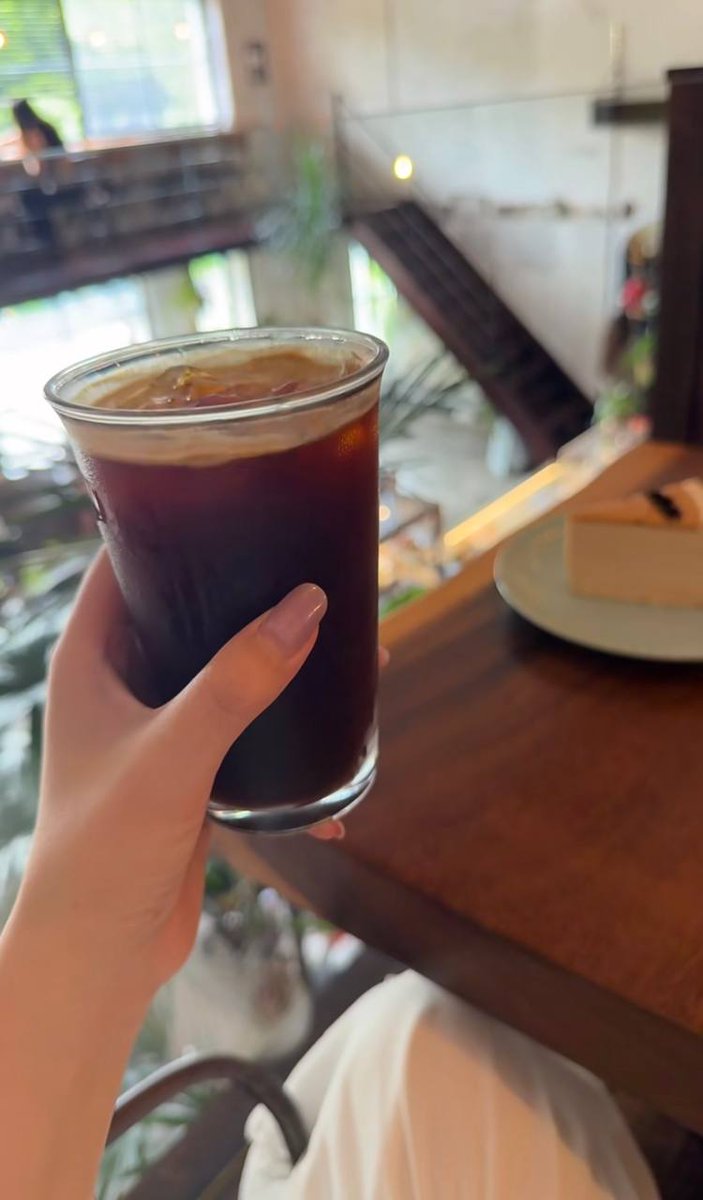 MoonlitBabe_se's tweet photo. My iced coffee and I need a minute before being productive. ☕😂 https://t.co/qzv1jAml4M