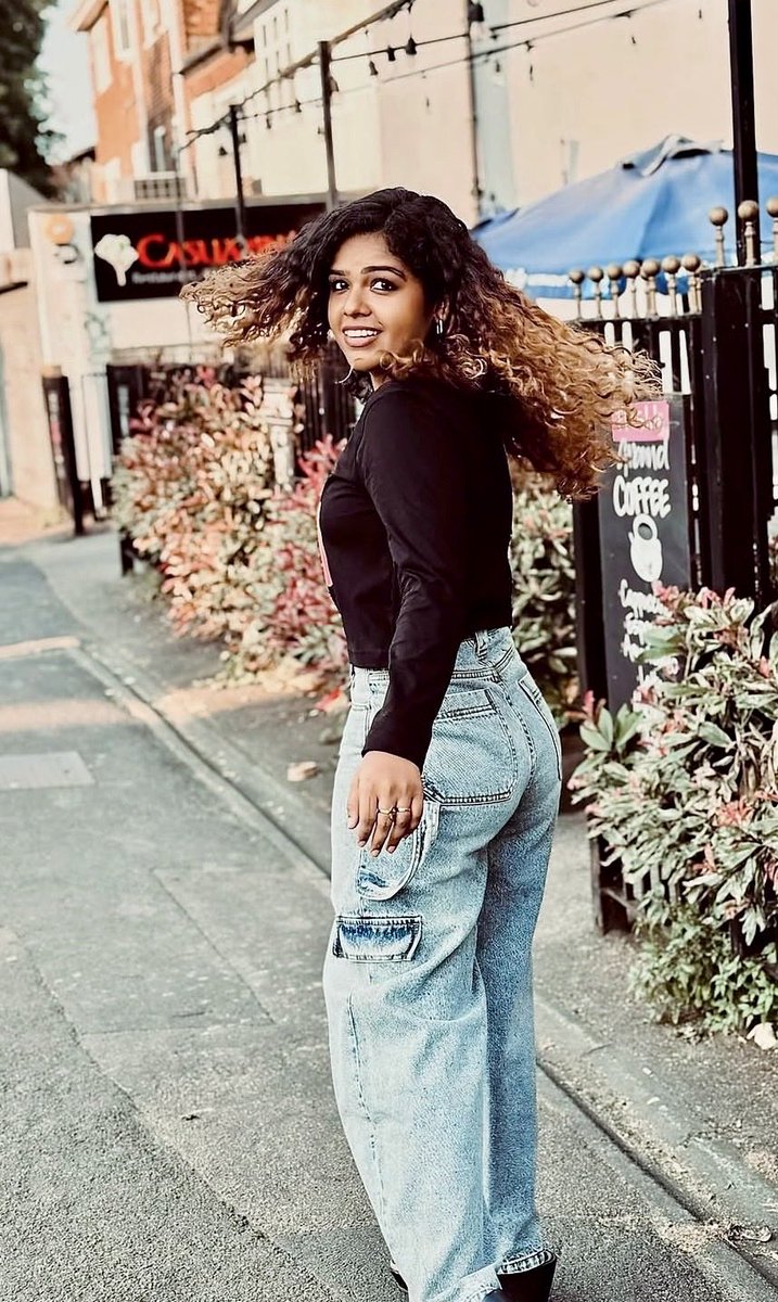 mathew012024's tweet photo. Priya jerson 🥵🤤Kerala mallu munda otha enna soothu di uff🥵🍑Ava moonji um mallu udambum thaaru maara mooda aakuthu 🤤💦andha theethu pallu vaaya vachi  oombi vitta sorgam di🥵curleyhair ah iluthu pudichitu moans ah kettute anda meaty soothula vittumangy  mangu nu kuthanum🤤💦 https://t.co/B7z7zsmQJ8