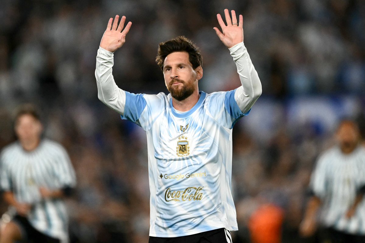 MoskitaMuertaOk's tweet photo. NUMERAZO | 📺
El partido de despedida de Lionel Messi promediö 35,1 puntos por @telefe y 13.5 por @TyCSports. Acierto de los dos canales dedicar la programación completa al evento. Gracias a esto @telefe fue el canal más visto con un promedio de 15.8 y @TyCSports fue la señal más vista del cable con 3,74.