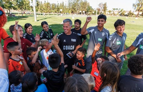 WasteAdvantage's tweet photo. ⚽♻️ Waste education is hitting the pitch. OC Waste & Recycling is teaming up with Orange County Soccer Club and the OCSC Foundation to bring Project Zero Waste to local youth through five soccer clinics.

Students get gear, a backpack, jersey and a visit from mascot Gnarly, plus a lesson in waste diversion.

Full story 👉 https://t.co/qataI0D7KF