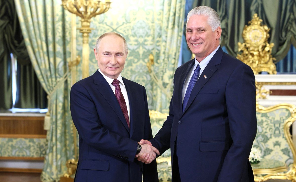 MaiteEscobarRi1's tweet photo. Trasladamos cordiales felicitaciones al Presidente Vladimir Putin en su 74 cumpleaños.  

Le deseamos salud y éxitos en sus tareas al frente de la Federación de #Rusia
#LasTunas
#CubaEstáFirme https://t.co/kA1EuWI8ym