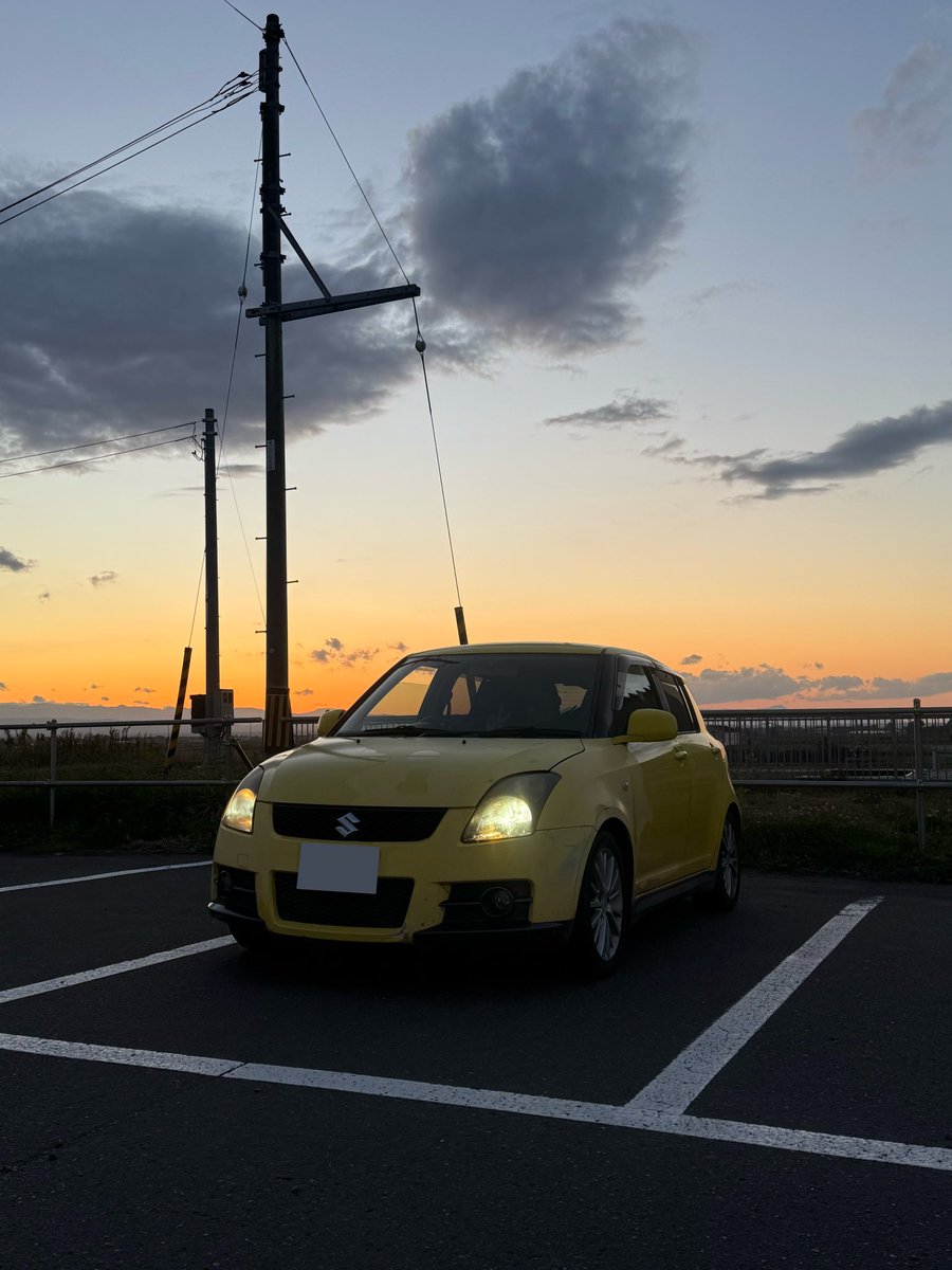 bamboo_bl5's tweet photo. 【ご報告】
ZC31S スイフトスポーツ納車されました！！！
この車でジムカーナやります
ちなみにLSD入り(重要)

ジムカーナやってみたけど調子良くてなかなかいい動きしてくれる https://t.co/j7ZG6XvKFj