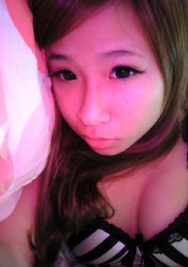 bhtg2000's tweet photo. 台中母狗蔡品瑜，19岁就是个烂逼婊子了贱畜一头
#羞辱 #调教 #母狗 #婊子 #洗脑 #反差 #问卷 #投稿 #骚逼 #胁迫 #社死 
@DDDDBBHHH 
@eggroll_tea 
@eggroll_coffee 
@006share https://t.co/yZN4gj4bGn