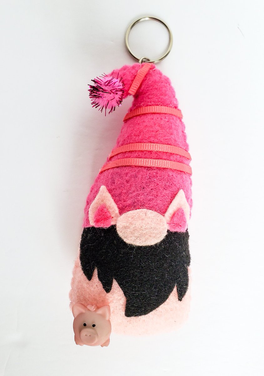 MinimalAbstrac1's tweet photo. Farm Animal ๐๐ท๐ฎ #Gnome Keychains ๐พ
https://t.co/mle6gcIvA5
#etsyshop #handmadehour #uniquegifts #giftsforkids #womaninbizhour #CraftBizParty #AnimalLovers #FarmAnimals #FarmLife #Piggy #Cows #Accessory #Keychains #Wednesdayfeeling #HumpDayHappiness https://t.co/f7Vn1BrKJC