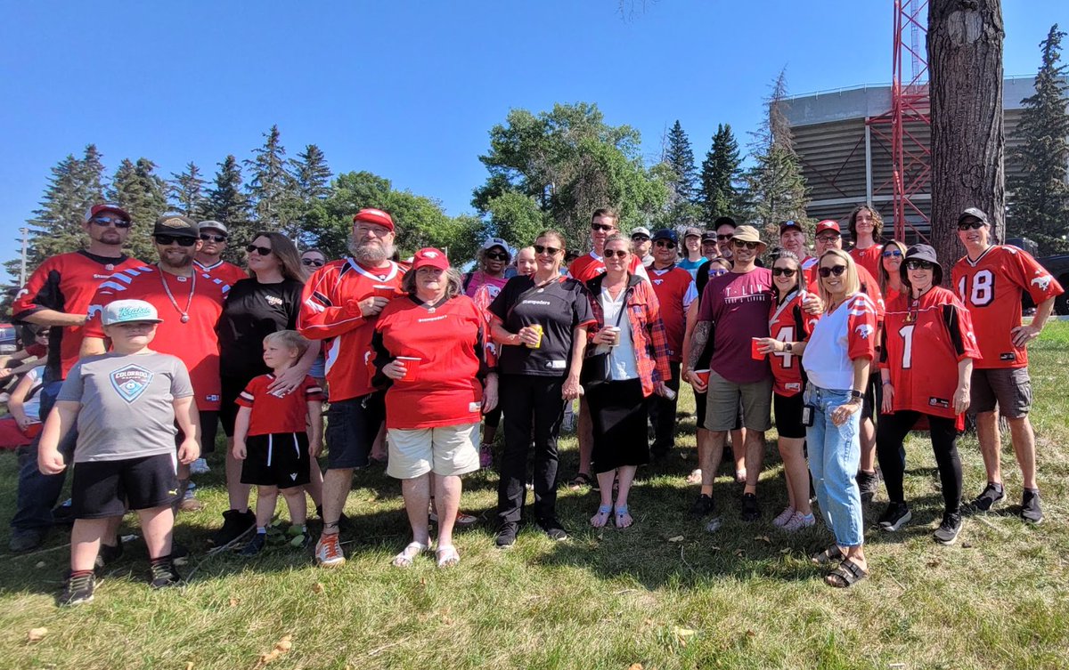 UrCalgaryRealtr's tweet photo. Another wonderful tailgate! Thanks to all who came! 🏈
...more pictures to come.
#RealEstate #Realtor #Realty #Property #HomeSearch #RealEstateAgent
#RealEstateLife #RealtorLife #RealEstateTips #TopProducer #RealEstateBroker
#cir #calgary #yyc #stampeders #cfl #football https://t.co/btp95cKyrU