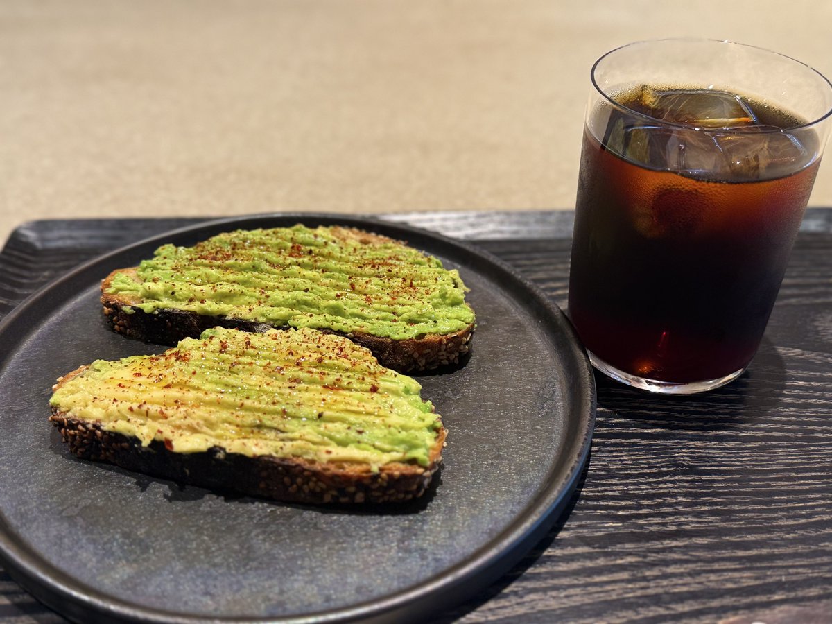npmonet_'s tweet photo. 今朝は BLUE BOTTLE COFFEE https://t.co/dAbhwR2Qql