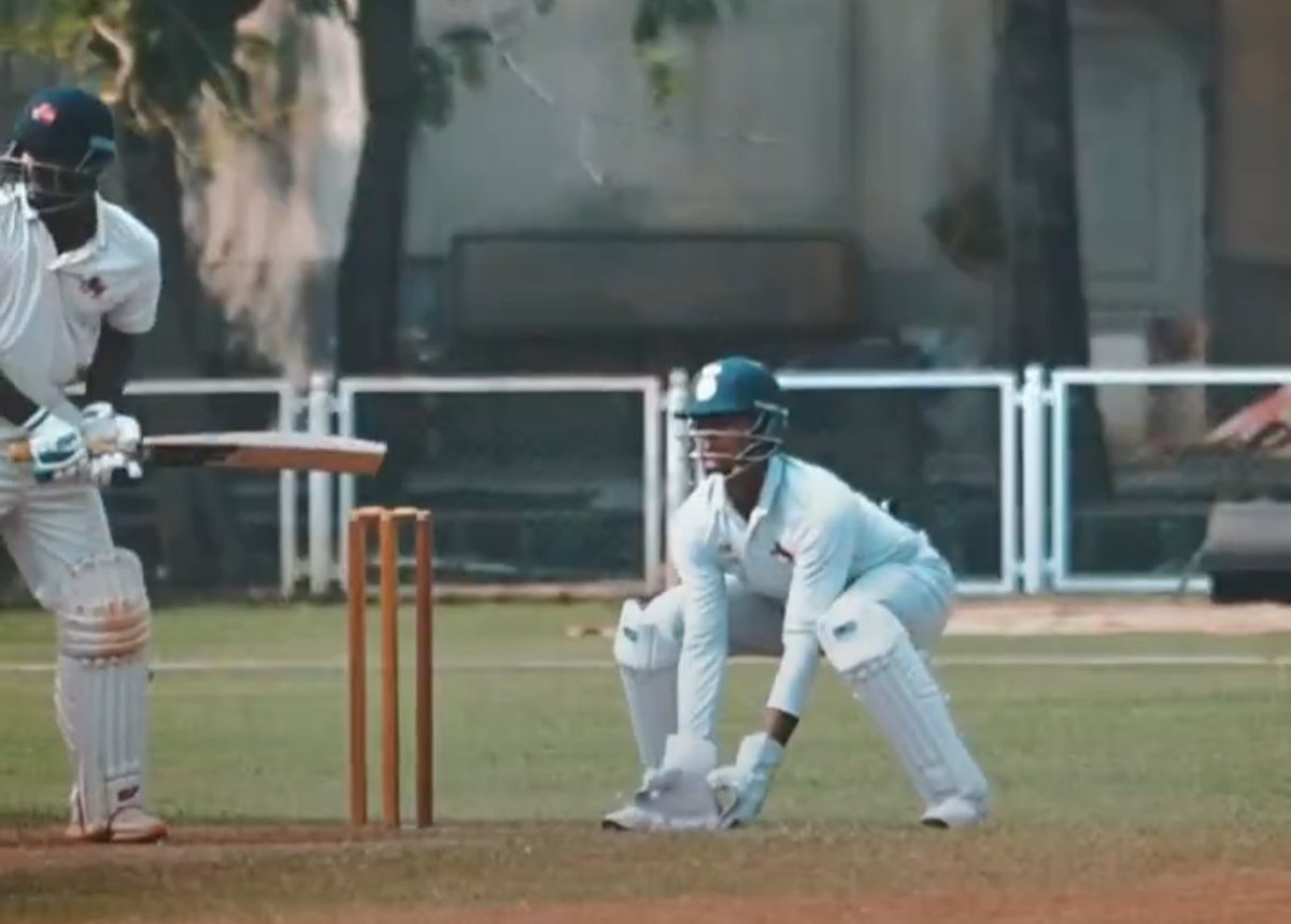 CricCrazyJohns's tweet photo. Yashasvi Jaiswal doing wicket-keeping practice ahead of the Ranji Trophy 🔥 https://t.co/Gq9813Zfij