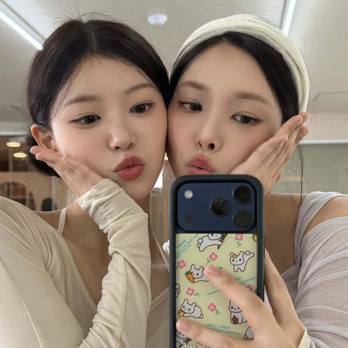 yunahslauv's tweet photo. yunah birthday message to moka 🎂 

“moka! it feels so strange celebrating your birthday without you for the first time… but even so, it still feels like we’re always together in my heart!

things may feel a bit uncertain now but let’s take our time and keep looking ahead. the company, members, and gllitz will all be right here waiting to welcome you back!

my dear kim moka! i wish you a very very happy 22nd birthday and please stay with us for a long time to come! 

let’s go watch a movie again sometime soon, hahaha. i love you ♡”