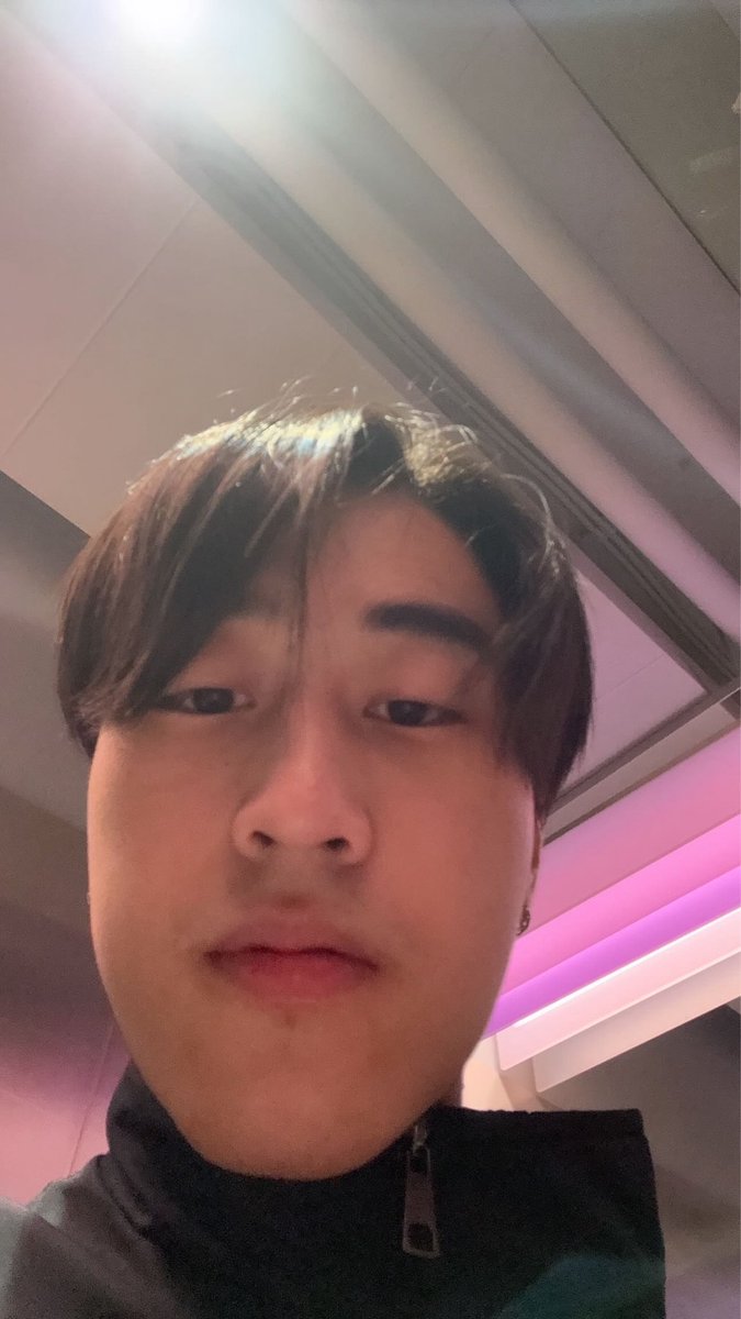 JUEsideth's tweet photo. ( 🔔 ) #WORAPHONupdate ˎˊ˗
INSTAGRAM BROADCAST | 07.10.26
— @ r.woraphonn
💬 : 😭😭😭😭😭😭😭😭😭
#rworaphonn | @rworaphonn
#ProjectAlphaNewClan https://t.co/iWoRXYSAmp