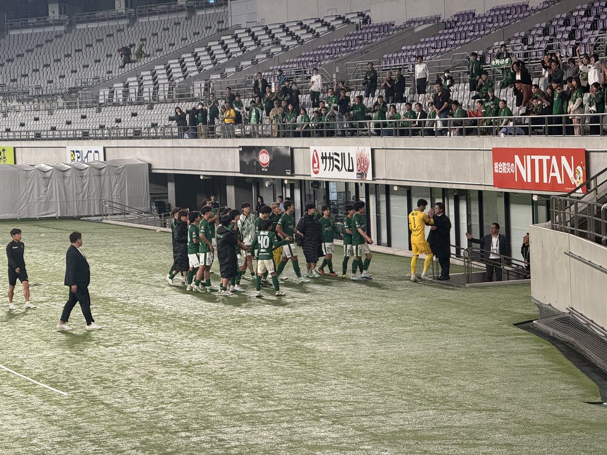 emkonly's tweet photo. 本来なら江尻さんの前にいてハイタッチしてたんだよなぁ⚫︎┻┓ https://t.co/7zkccqgom5