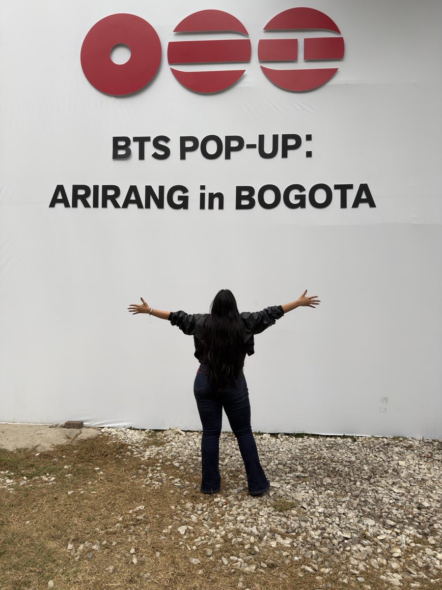 Ruben_frg's tweet photo. Viaje a Bogotá me encontré con gente linda que tenía años sin ver, se comió rico y mi hermana cumplió su sueño de ver a BTS. Todo esto gracias a Dios. https://t.co/WM2lle0mJp