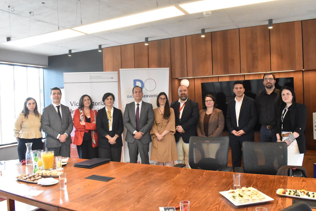 ObservatorioUDP's tweet photo. 🤝Junto al Data Observatory firmamos un convenio para avanzar hacia datos de salud abiertos, de calidad y reutilizables. Impulsaremos proyectos piloto, investigación y formación para comprender mejor la salud de Chile.
🔗Lee más en https://t.co/LWEXoNBoxh https://t.co/rWBk9EPPex