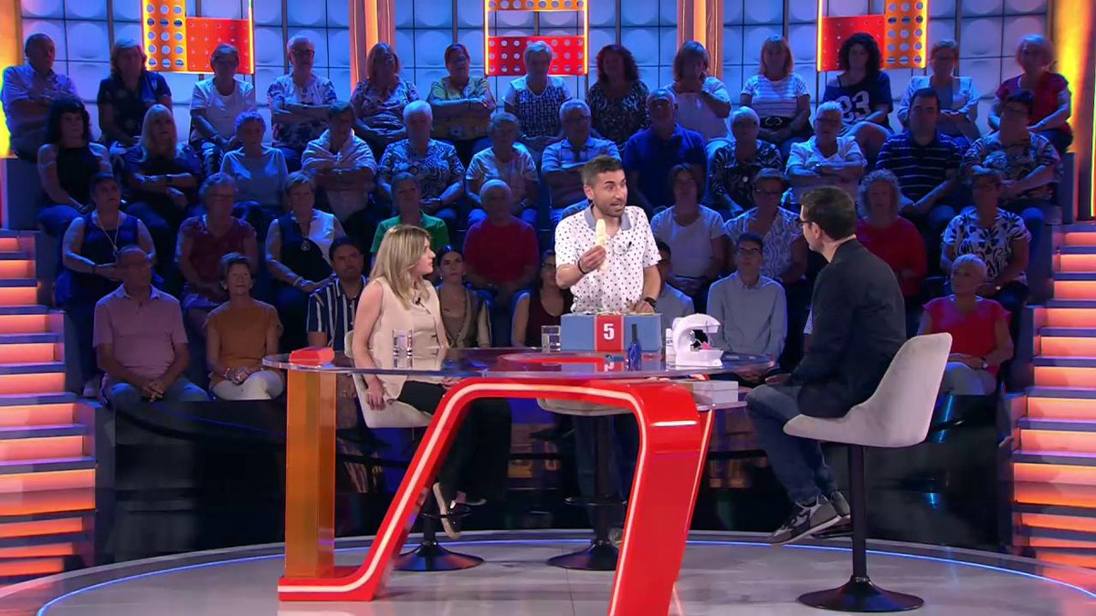 allatu_tele's tweet photo. ¡Arrancamos #AlláTú con @ElBonet en @telecincoes!   

Síguelo en directo 🔵 https://t.co/5EWIVOgSLU https://t.co/XQWolas6Sc