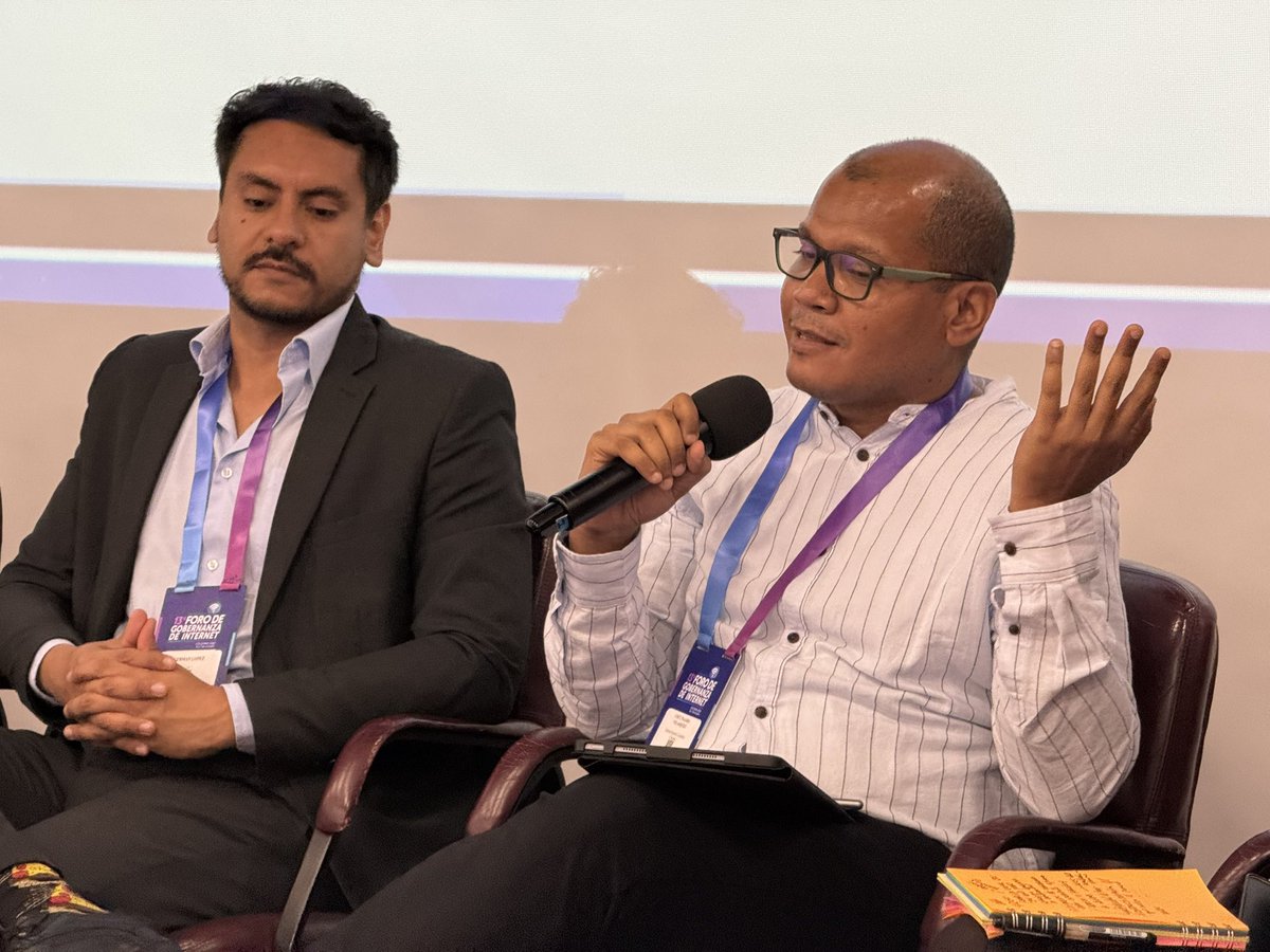 fgicolombia's tweet photo. 🗣️“Si no logramos dar a conocer nuestra pluralidad de voces en espacios de gobernanza de internet, será muy difícil dar a conocer las verdaderas necesidades de #Colombia: Umut Pájaro Velásquez, presidente de Internet Society Colombia Chapter-@ISOCcolombia  #FGIColombia2026 https://t.co/lQb2XouQqq