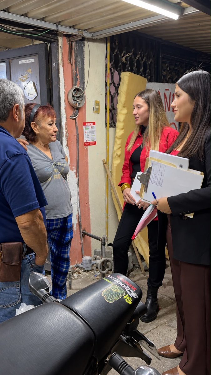 prinlmx's tweet photo. El PRI San Nicolás en Nuevo León, sigue en territorio, escuchando a las y los vecinos. ¡Vamos con todo! 💪🏻 https://t.co/yLPaHVSEx8