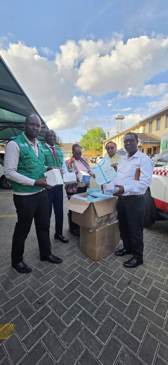 AfricaCDC's tweet photo. Africa CDC Boosts Kenya’s Ebola Response with Critical Laboratory Supplies

Today, Africa CDC strengthened Kenya’s Ebola response with the handover of *400 Ebola detection tests, 500 extraction kits, laboratory consumables and protective coveralls.*

Dr Lul Pout Riek, Africa CDC Special Regional Representative for the Eastern Africa RCC, handed over the supplies on behalf of Director General H.E. Dr Jean Kaseya to Esther Sigilai, Director of National Laboratory Services and Biosecurity at KNPHI.

The support will strengthen rapid testing and laboratory readiness.