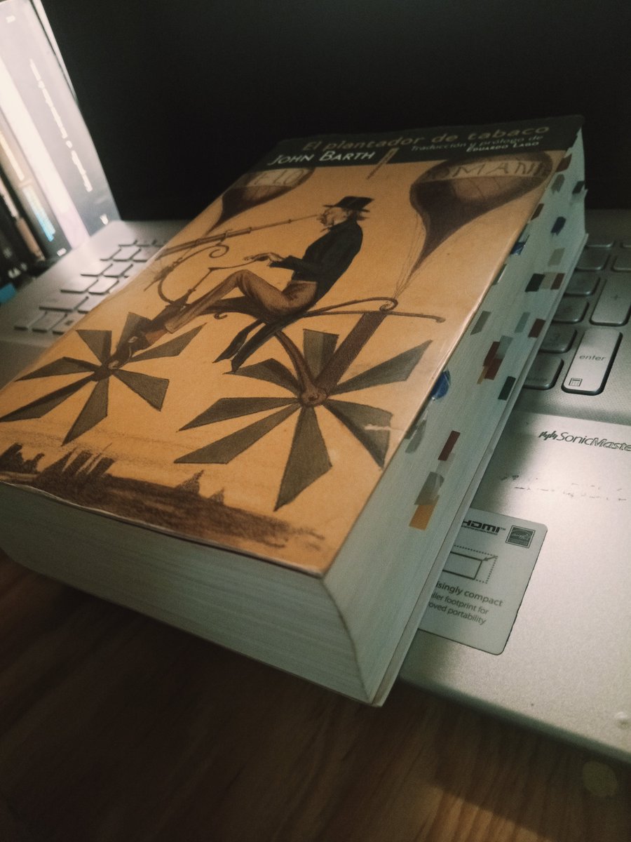 Alelauracosima's tweet photo. Terminé de leer 𝗘𝗹 𝗽𝗹𝗮𝗻𝘁𝗮𝗱𝗼𝗿 𝗱𝗲 𝘁𝗮𝗯𝗮𝗰𝗼 
Tiene ecos evidentes de Don Quijote y de la tradición picaresca, pero Barth no es Cervantes. Es una lectura ambiciosa, inteligente y no siempre fácil.
Me gustó, pero definitivamente no es para lectores impacientes. https://t.co/9xdLLVG4rF