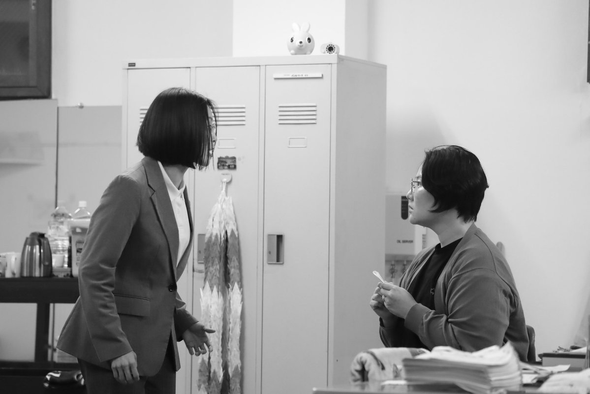 shiminsanka's tweet photo. 稽古風景写真
ありがとうございます

【第34回苫小牧市民参加演劇祭】
『遭難、』
作/本谷有希子
演出/鈴木龍也（Studio Labo.）

10/17(土)-18(日)
苫小牧市民文化ホール

予約
https://t.co/XsyfbvGieG https://t.co/XD1TIvbQBp