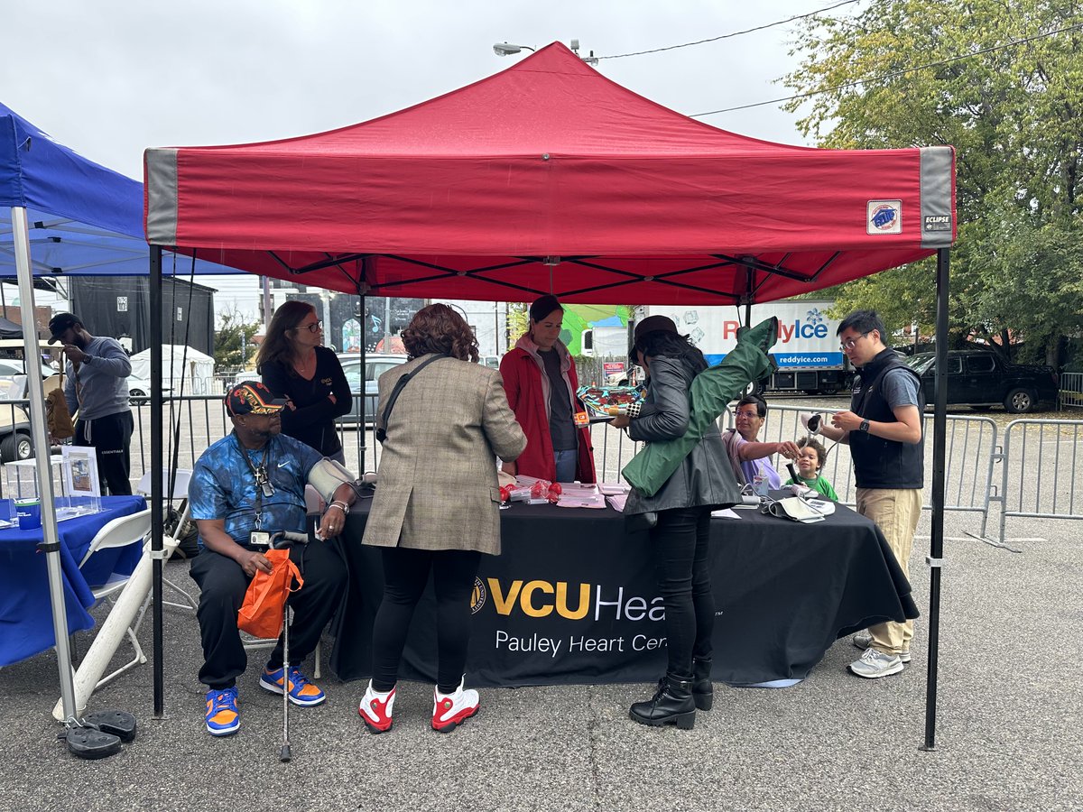 VCUHealthHeart's tweet photo. Big thanks to everyone who stopped by the Pauley table at last weekend's 2nd Street Festival in Richmond (despite the rainy weather)! We loved checking your blood pressures and talking about all things heart health! 🫀🌧️ @VCUHealth https://t.co/Ya5ub8F7Jn