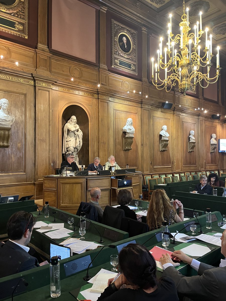 AcadBeauxarts's tweet photo. L’Académie tient sa séance plénière ce 7 octobre 2026, au cours de laquelle elle reçoit notamment Eric Cez, président de l’association Photobook, pour une intervention sur l’actualité économique du livre de photographie. https://t.co/UChZJMTCyM