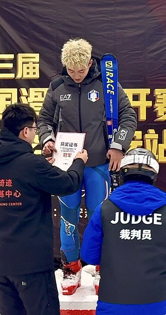 HyewonF20439's tweet photo. 捕获一个少见的藏族滑雪运动员 https://t.co/aixvZ6RpFC