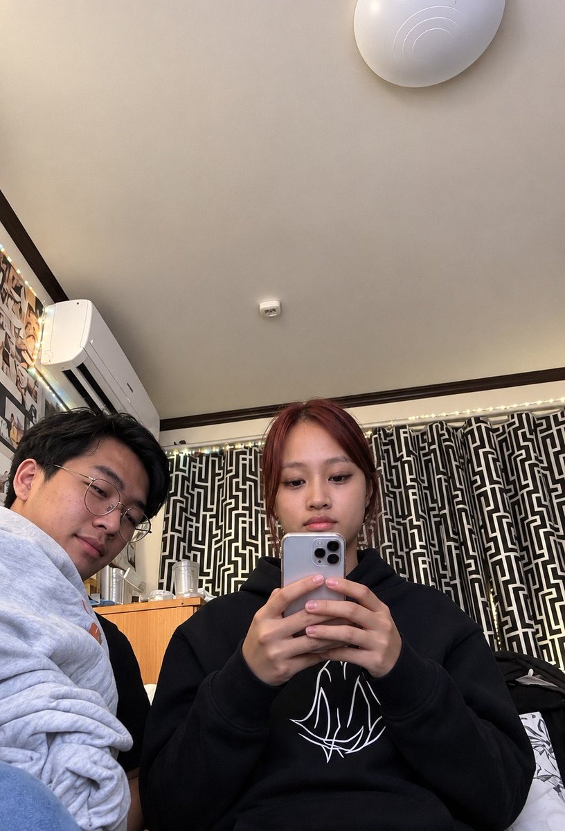 cloudedexe's tweet photo. adec kakak bikin vlog bareng
https://t.co/DNLGrDYcBz https://t.co/UlxoNlx2wT