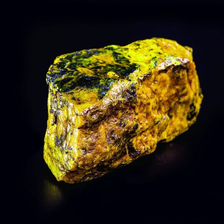 Dustbintheory's tweet photo. BREAKING: Georgia arrests man accused of trying to sell uranium-238 to a foreign national for $700,000. https://t.co/VJPft0jRDQ