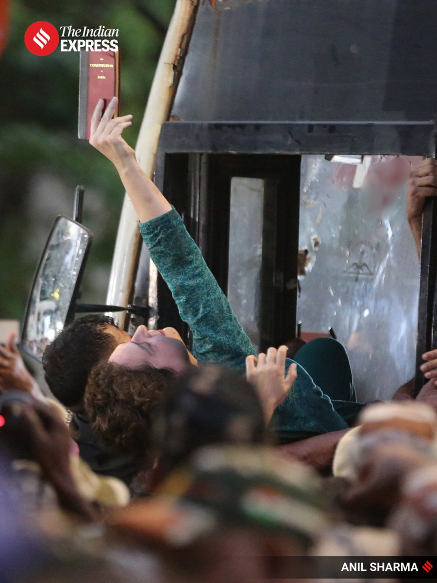 IndianExpress's tweet photo. Chaos unfolded in central Delhi on Wednesday as Opposition lawmakers and party workers clashed with police while trying to reach Jantar Mantar for a protest against Chief Election Commissioner Gyanesh Kumar. 

Rahul Gandhi and Priyanka Gandhi Vadra were detained for the second time in two days.

Read: https://t.co/yGgUfsQWtl