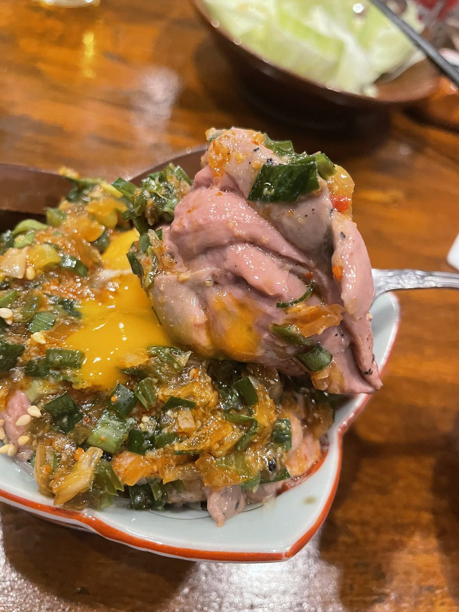 shimadaliver's tweet photo. 見た目良さげに見えるかもだけど、全部食べきれなかった😢

#レバー #レバ刺し https://t.co/Wm6oZZ4dsy