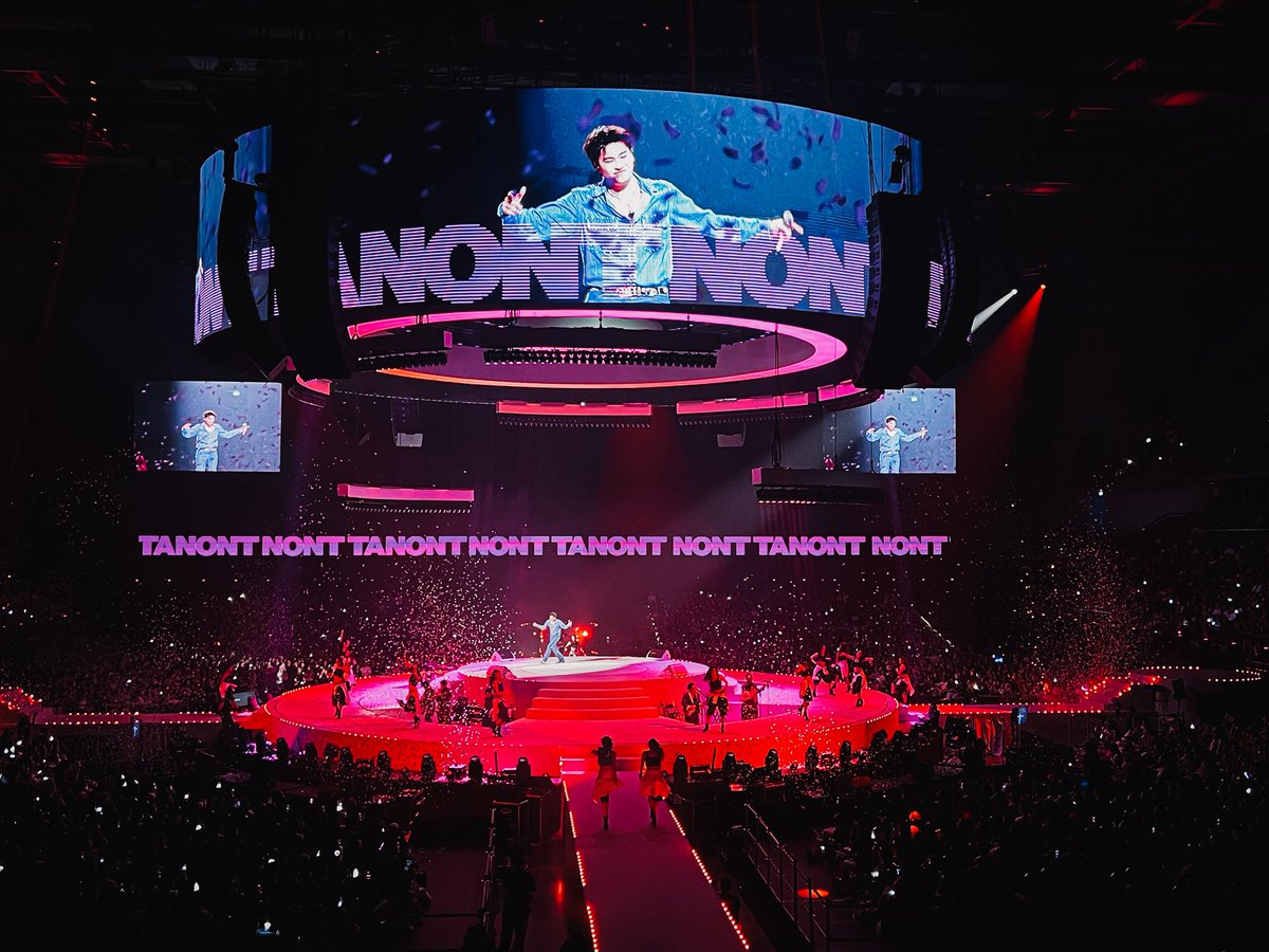 ppraesa_'s tweet photo. สวยงามทุกสเตจ ดนตรีแน่นตึ้บ Lighting โหดจัดเหมือนมัดรวมคนเก่งไว้ในคอนเสิร์ตนี้หมดเเล้ว ทีมเบื้องหลังเบื้องหน้าทุกภาคส่วน เก่งมากจริงๆ 🤍 https://t.co/T6c6eDSGrx