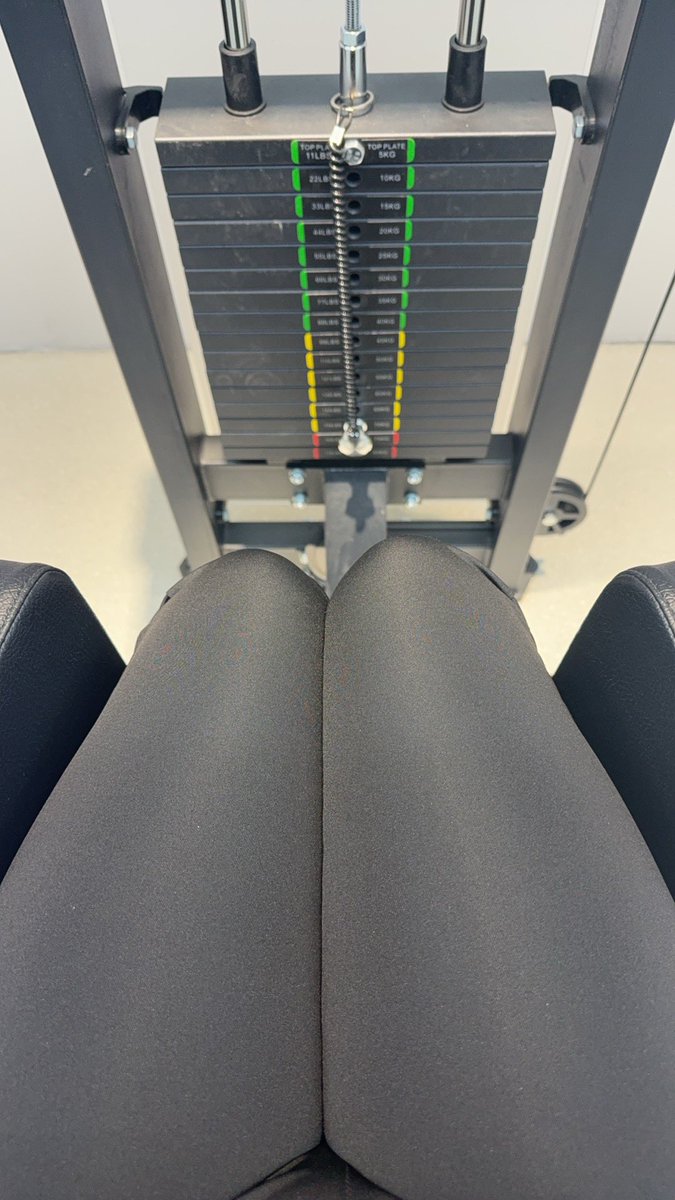 4uoik12112's tweet photo. 朋友说这个角度很性感？不理解 https://t.co/vaOiKbppY1