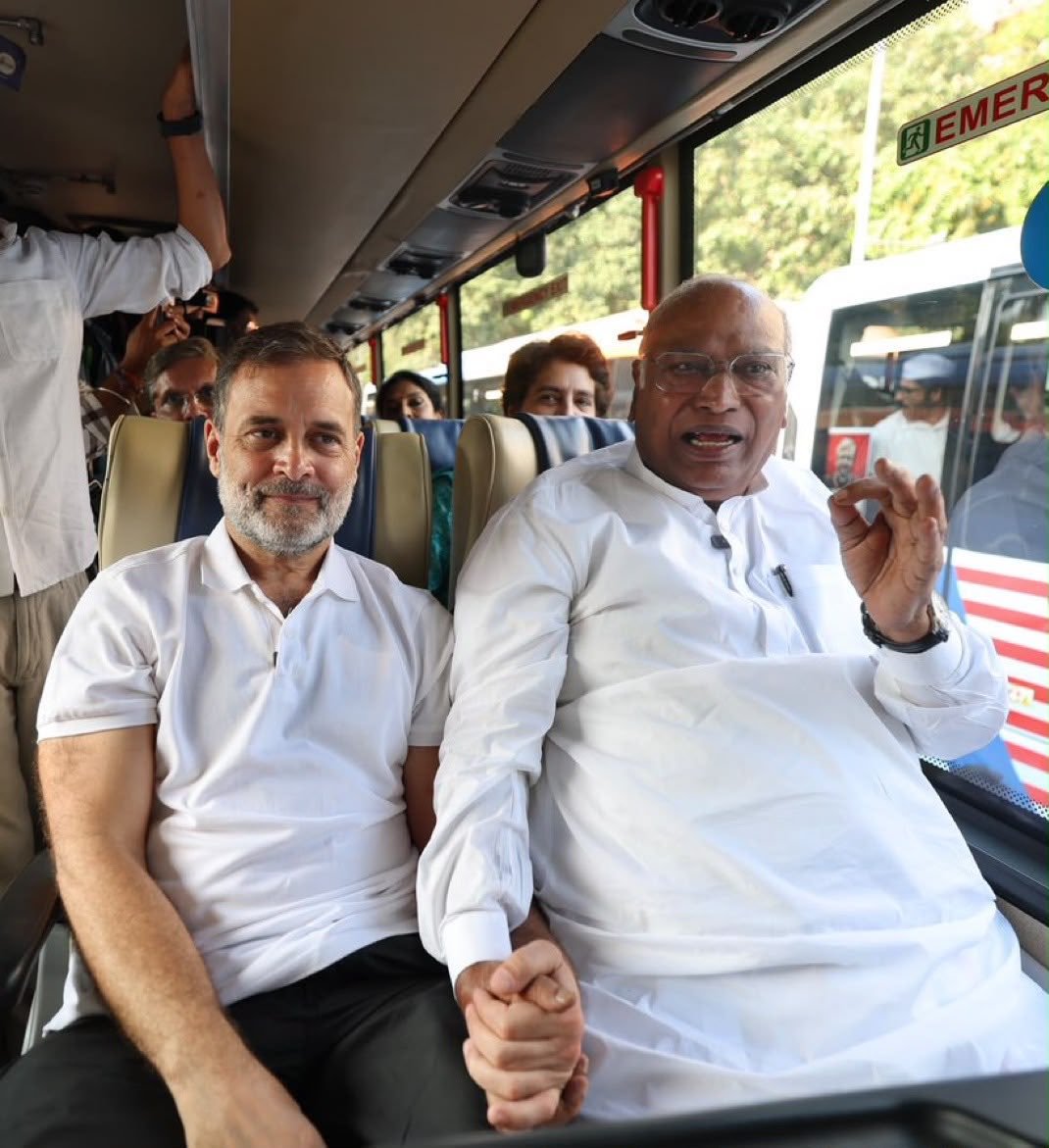MYaskhi's tweet photo. Your fight will not be in vain!

The people of this country are looking to you with hope. Your fight for the voice of the oppressed and the protection of democracy will be remembered in history. This fight will not stop until CEC Gyanesh Kumar resigns and SIR is scrapped https://t.co/GLfDQvEBo0