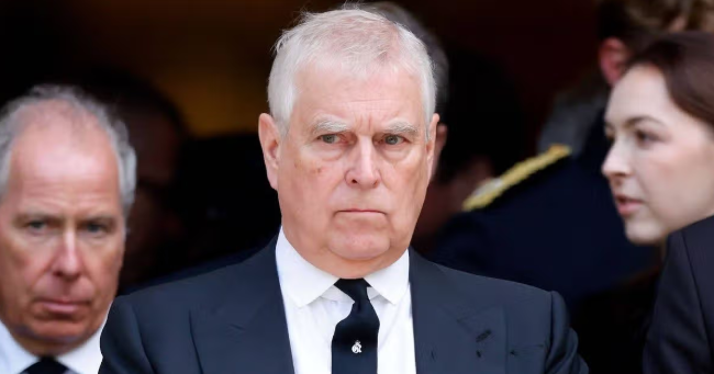 MirrorRoyal's tweet photo. Andrew Mountbatten-Windsor's royal car on sale for half price at a dealership https://t.co/zpyp0l9ygx https://t.co/J2YBOm97U6