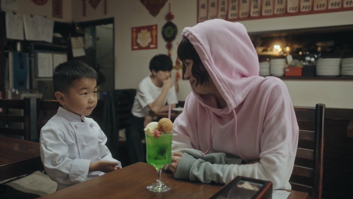 Bottle_Letter_'s tweet photo. <오늘 밤도 연쇄살인범과 만날 약속> 10화
헐~~ 전개가 뭐 어떻게 흘러가는거야? 갑자기 마키노가 빌런이라고? 히나타가 손 잡았을때 얼굴에 숫자가 뜨지 않았는데 왜 이런일을 벌이는거지.. 얘도 찐범인한테 이용 당하는건가? 꼭두각시라면 불쌍하네 지가 죽을걸 알고 있었던 눈치라 https://t.co/CGK1m1Ps7S