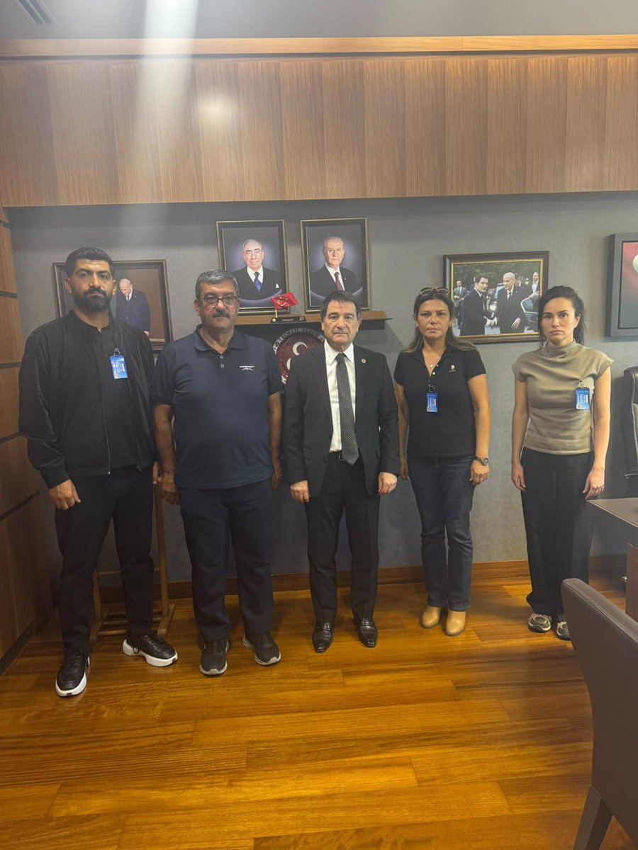 usatrvt's tweet photo. TUĞBERK İMAMOĞLU gemisindeki 9 denizcimizin ailelerini dinleyen, yaşadıkları sürece ve taleplerine kulak veren MHP İstanbul Milletvekili ve TBMM Plan ve Bütçe Komisyonu Başkanvekili Sayın İsmail Faruk Aksu’ya teşekkür ediyoruz.

Siyasi görüşlerin ötesinde, ailelerin tek beklentisi sevdiklerine ulaşabilmek ve aylardır taşıdıkları belirsizliğin sona ermesidir.

720 metre derinlikteki 9 denizcimize ulaşılması için teknik çalışma talebimizi dinlediğiniz ve ailelerin sesine kulak verdiğiniz için teşekkür ederiz.
#DokuzDenizciyeSesOl
@ifarukaksu  @MHP_Bilgi 
@UABakanligi @a_uraloglu @denizcilikgm