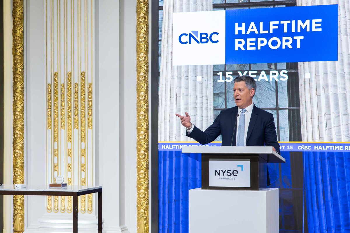NYSE's tweet photo. Celebrating 15 years of @cnbc's @HalftimeReport with @TheJudgeCNBC 🎉 https://t.co/b2Tl1HeWbl