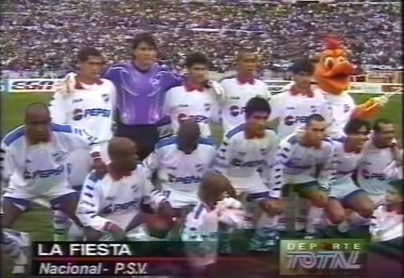 ElFantasma1891's tweet photo. @facundoacosta08 La gallina es nacional de Montevideo... año 1999 .  El historial marca 201 ganados por Peñarol  184 ganados por nacional de Montevideo... 17 clásicos de ventaja hijo. PATERNIDAD ETERNA 🖤💛 https://t.co/K1tt2etvBh