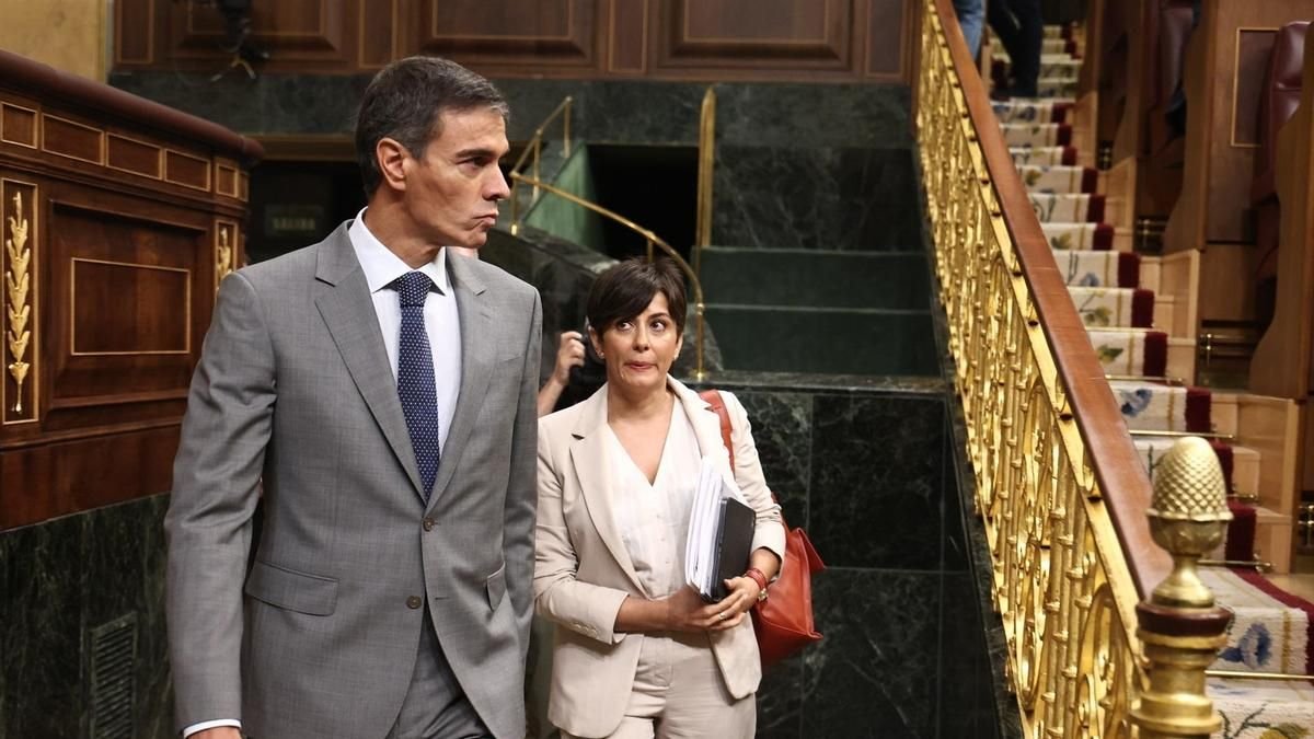 AlbertoPar48009's tweet photo. @Gabrielsanz64 @Gabrielsanz64 todavía la pesadilla no ha terminado. En esta legislatura se ha comprobado que es un déspota con los socialistas y un cobarde con los enemigos de España como Mohamed VI, permitiendo la invasión de Ceuta y todo tipo de humillaciones https://t.co/Eug3Te7rtD