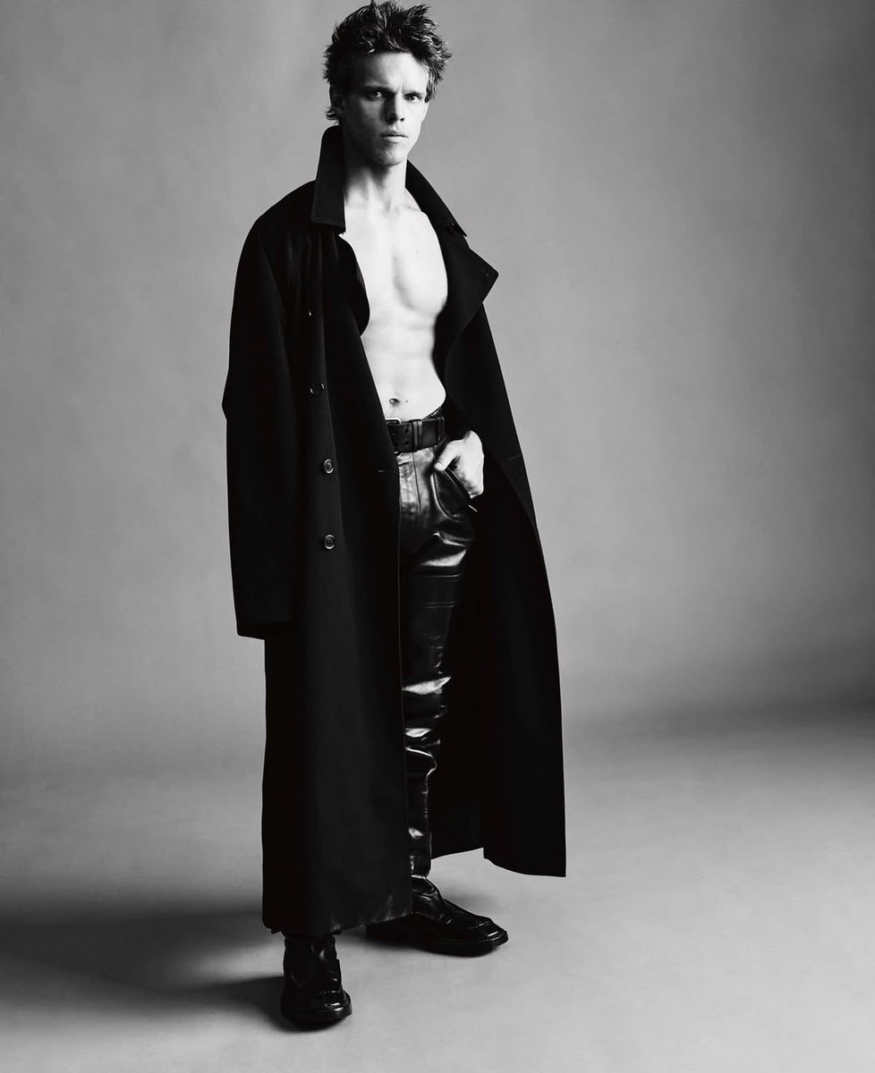 finnbfilms's tweet photo. one thing about a Finn photoshoot is that they will always have him shirtless https://t.co/Ob2lKe5M1e
