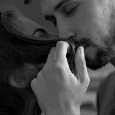 ail__p's tweet photo. عندما قال جبران خليل جبران
لا تعشقني بعينك ربما تجد أجمل مني 
 لكن اعشقني بقلبك فالقلوب لا تتشابه أبدا
❤👌
فارد عليه نزار قباني وقال 
واعلم ان الحب ليس بان يكون 
المحبوب بلا عيوب وانما الحب ان 
يظل المـحبوب برغم عيـوبه مـحبوب 💕🫰

#وانا_اقول_احبك_بكل_عيوبك💕🫰 https://t.co/A0wrgc9C9Z