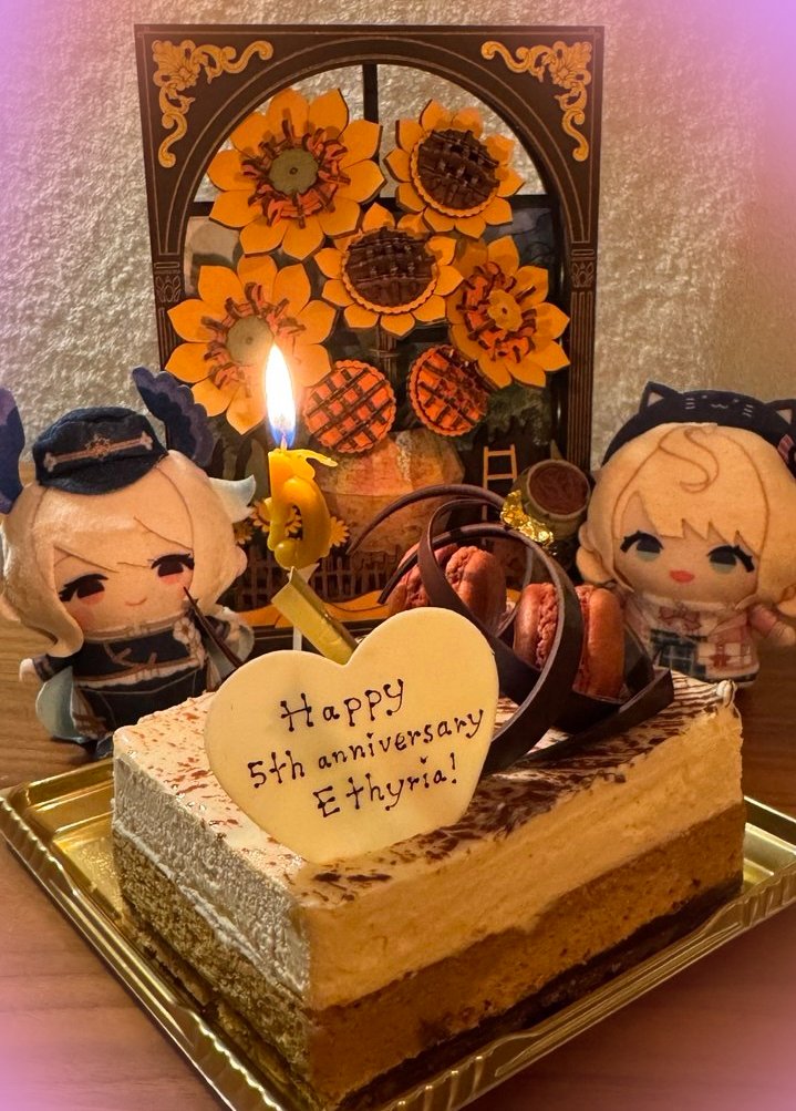 EnnaAlouette's tweet photo. ✨♡ ʜᴀᴘᴘʏ 5 ʏᴇᴀʀꜱ !! ♡✨
• ─────────────── •
asdfghjkl; I'm so sorry it took me this long to write something...that sunflower build took so long too 😭 I don't have much to give you guys this year...but I wrote something &amp; bought a cake !! 🫣🫶

#5thyria https://t.co/3geaPpOCoK