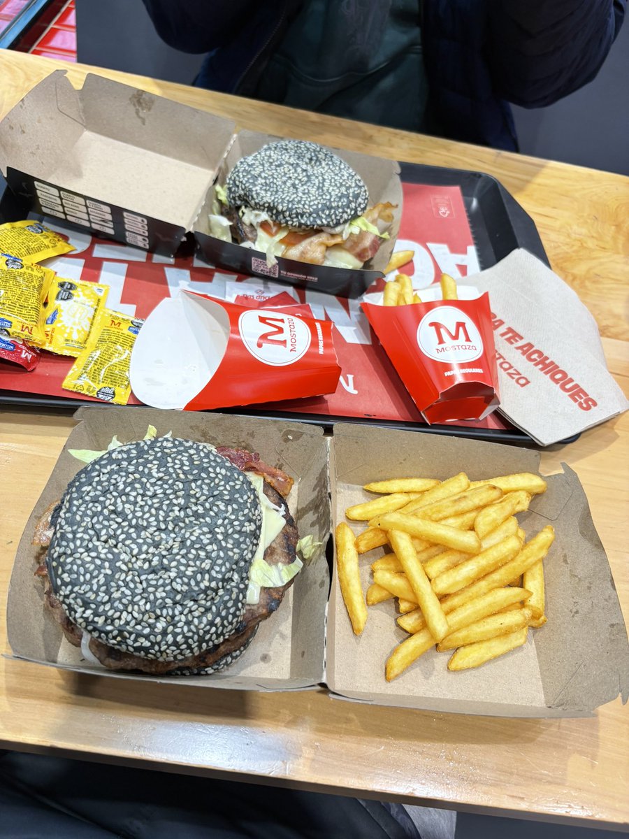 sambuchitok's tweet photo. big nigga burguer https://t.co/P7Rsn0Ann4