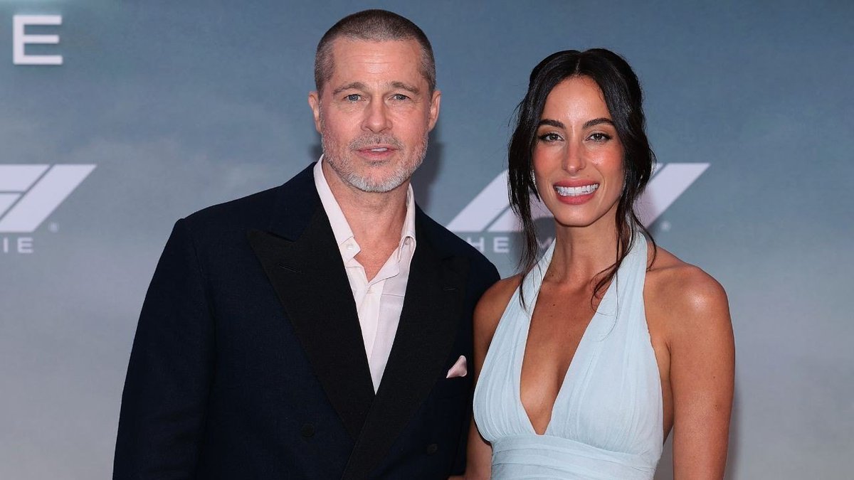 mentormqsculus's tweet photo. Brad Pitt is 62. Ines de Ramon is 33. 29 years apart.

And she CHOSE him. Not a boy her age. A man nearly 30 years older.

Let that sink in...

Again, I will keep reminding you 

YOU ARE THE PRIZES as a man.

If you build yourself right, you can walk into a room full of women in their 20s & you will still be chosen. Over the boys their age.

Youth is her currency. Value is yours.

Her beauty fades. Your value compounds.

Stay in the game long enough, build your money, your body, your status & you will understand why men never expire.