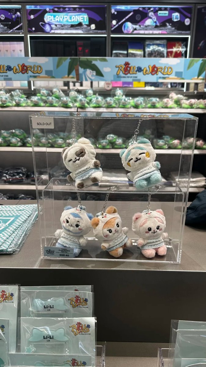 wonde_r_'s tweet photo. The dolls here are almost all gone! https://t.co/DtTnfeKUSk