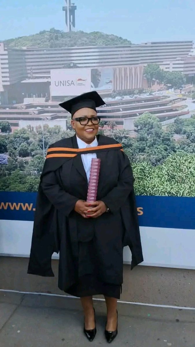 EFF_Limpopo's tweet photo. The EFF congratulates Commissar Rebecca Mohlala on being conferred with a Master of Arts in Psychology by the University of South Africa (UNISA).

In her dissertation, Commissar Mohlala investigated the prevalence and psychosocial impact of LGBTQI+ hate crimes against lesbians. https://t.co/7Q0NpCALUY